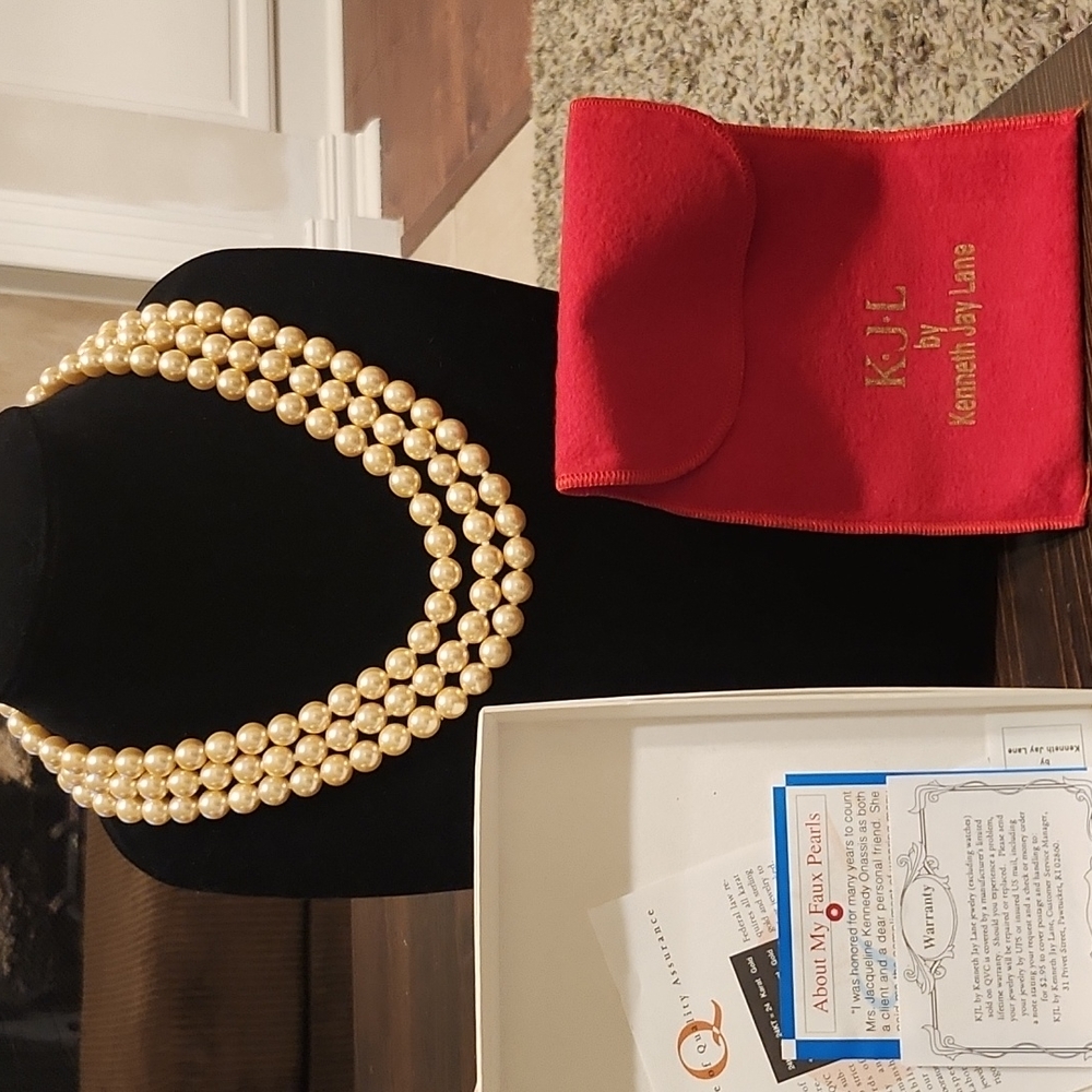 NIB KJL Classic faux pearl necklace 18"